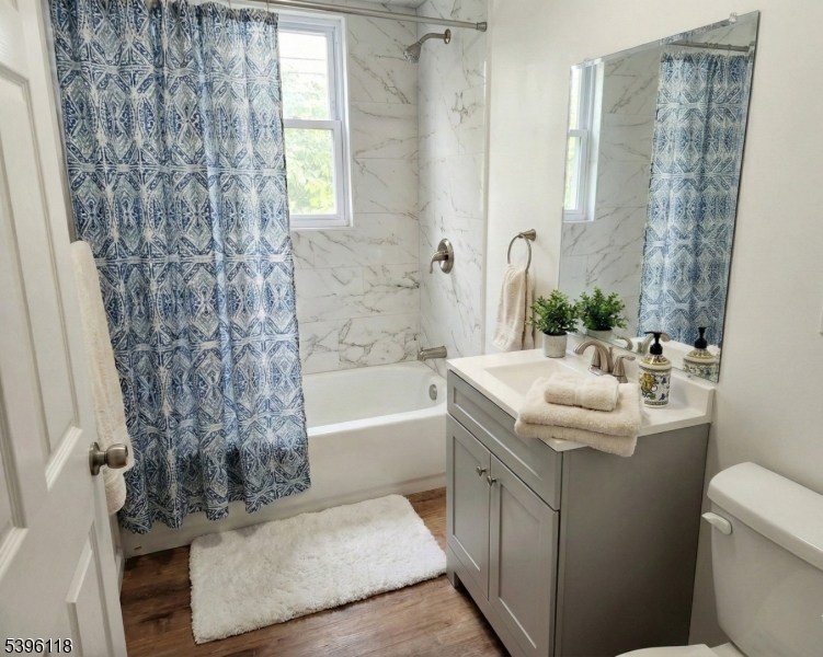 Paterson City, NJ 07514,518 E 23Rd St #1R