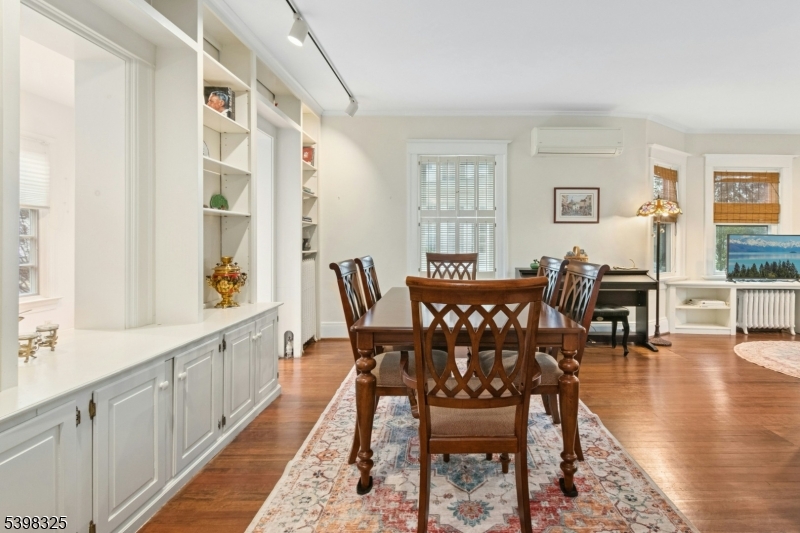 Summit City, NJ 07901,84 Ashwood Ave