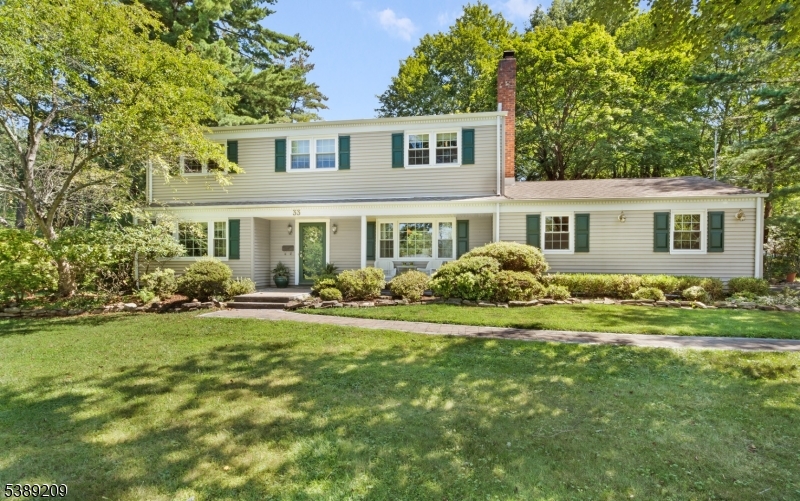 33 Maple Ave, Mendham Boro, NJ 07945