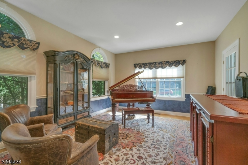 Oakland Boro, NJ 07436,7 Valley Forge Rd