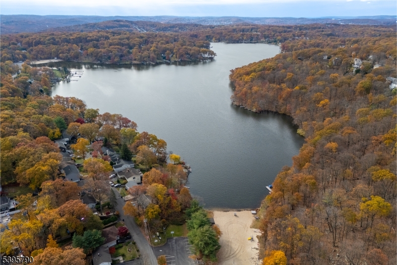 Rockaway Twp., NJ 07866,26 Comanche Ave