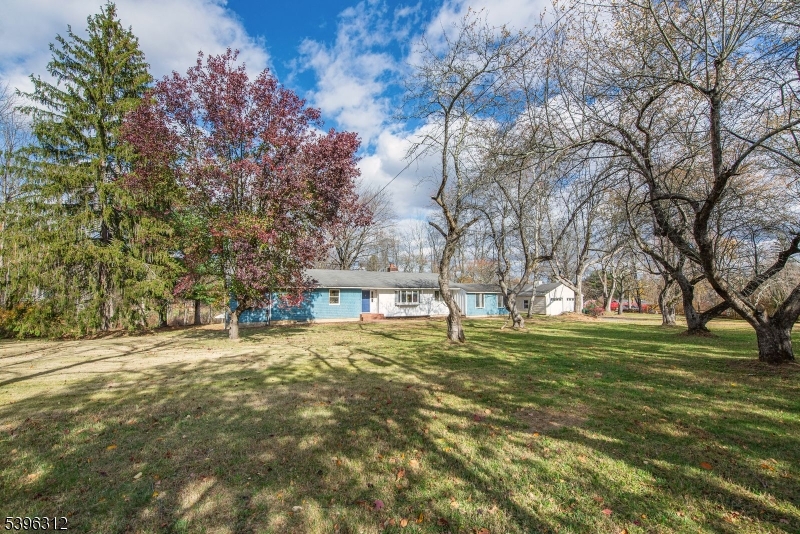 Chester Twp., NJ 07930,4 Schoolhouse Ln