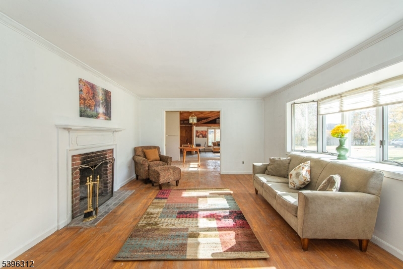 Chester Twp., NJ 07930,4 Schoolhouse Ln