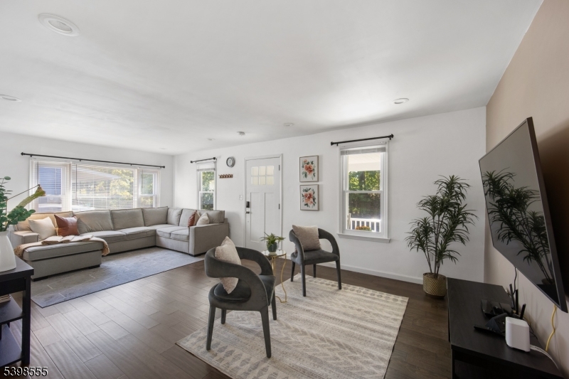 Somerville Boro, NJ 08876,71 Central Ave