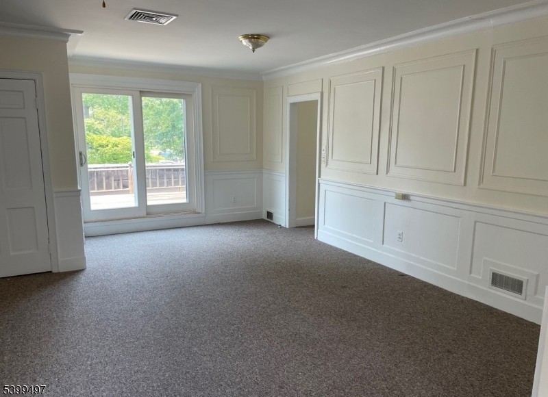 Westfield Town, NJ 07090,203 Lawrence Ave #1