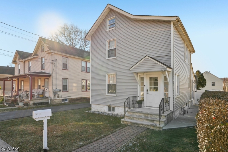 Dover Town, NJ 07801,60 Searing St