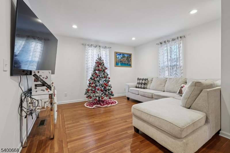 Dover Town, NJ 07801,60 Searing St