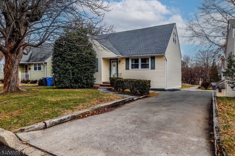 Metuchen Boro, NJ 08840,56 Homer Pl