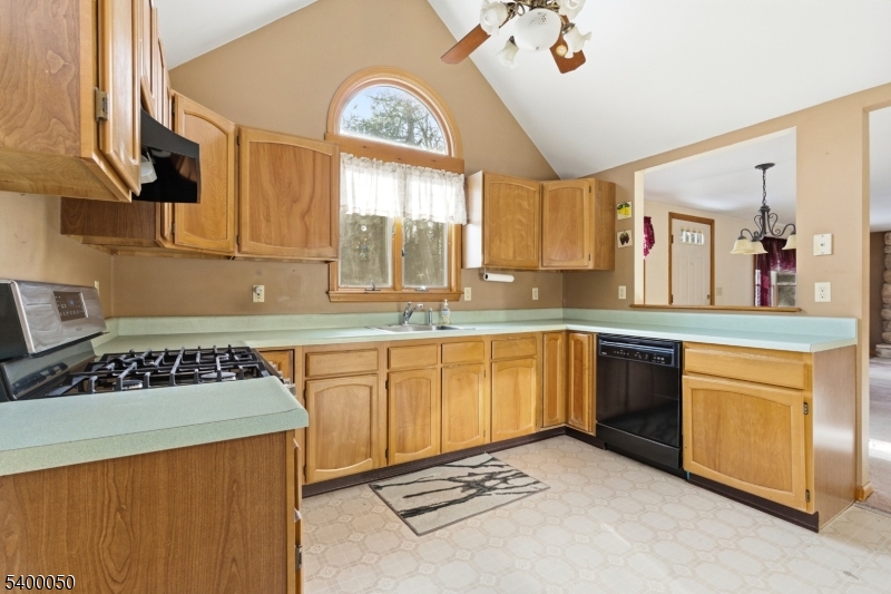 West Milford Twp., NJ 07421,24 Caldwell Rd