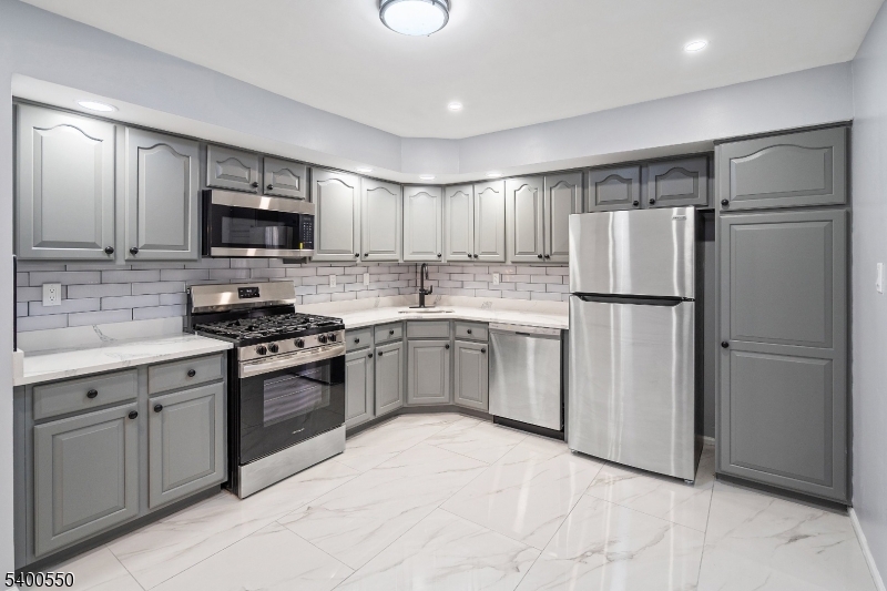 Newark City, NJ 07103,68 Marrow St