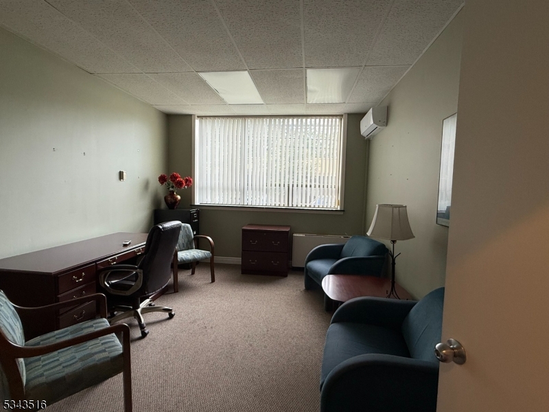 Springfield Twp., NJ 07081,28 Millburn Ave