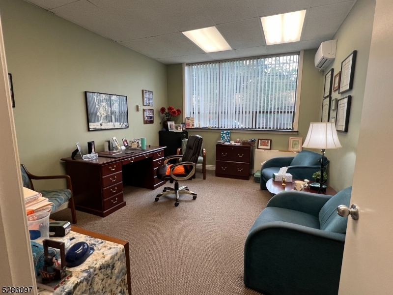 Springfield Twp., NJ 07081,28 Millburn Ave