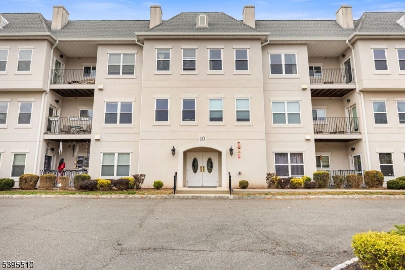 1017 Brittany Dr, Wayne Twp., NJ 07470