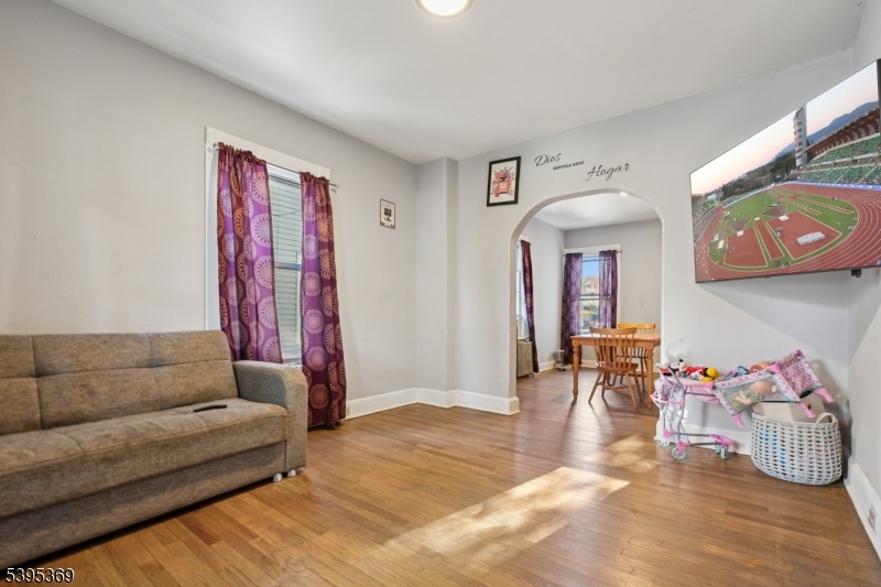 Morristown Town, NJ 07960,11 Hillairy Ave