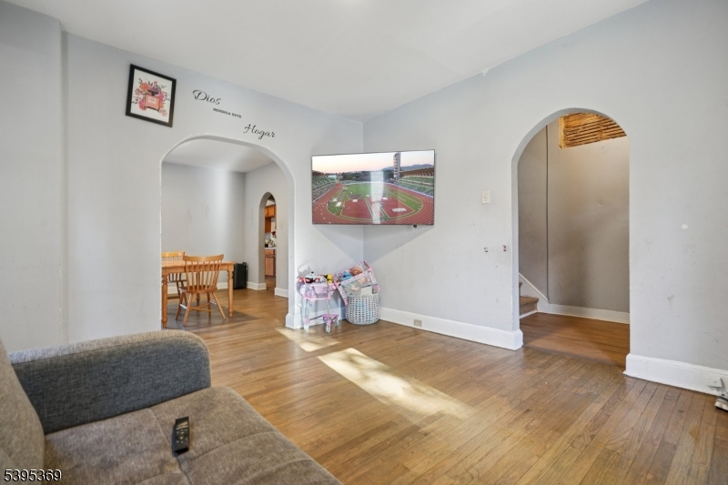 Morristown Town, NJ 07960,11 Hillairy Ave