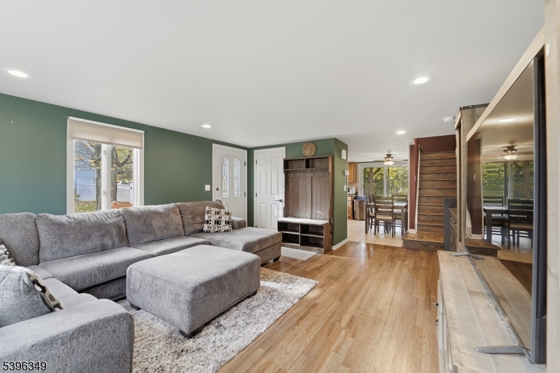 Ogdensburg Boro, NJ 07439,64 Edison Ave