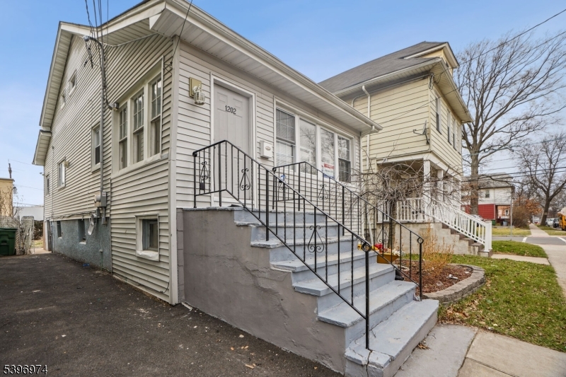 Roselle Boro, NJ 07203,1202 Warren St