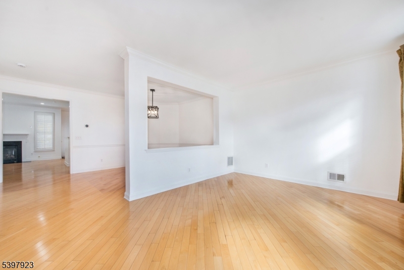 South Amboy City, NJ 08879,43 S Shore Dr