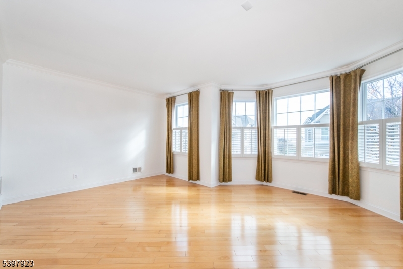 South Amboy City, NJ 08879,43 S Shore Dr