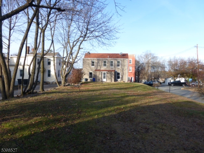 Rockaway Boro, NJ 07866,147 E Main St