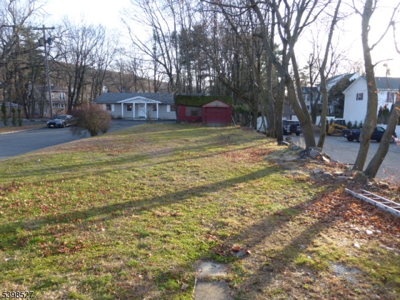 Rockaway Boro, NJ 07866,147 E Main St