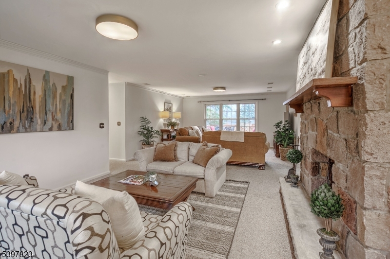 Mendham Twp., NJ 07960,1 Dogwood Dr