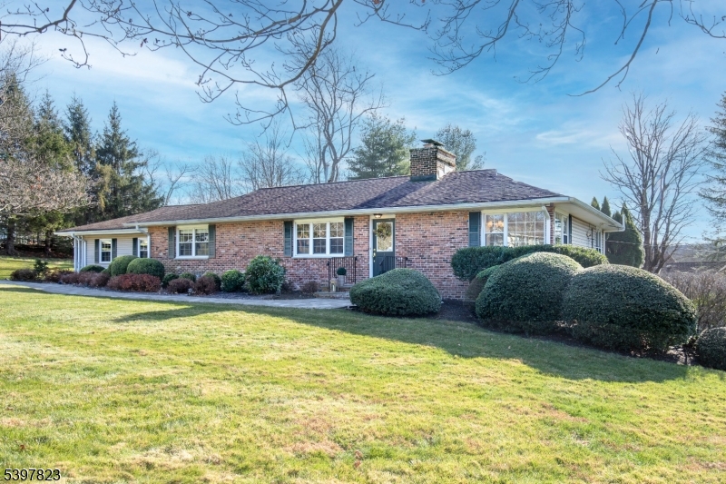 1 Dogwood Dr, Mendham Twp., NJ 07960