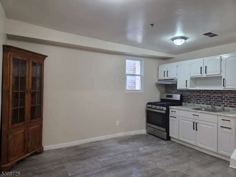 Paterson City, NJ 07505,18 Van Houten St