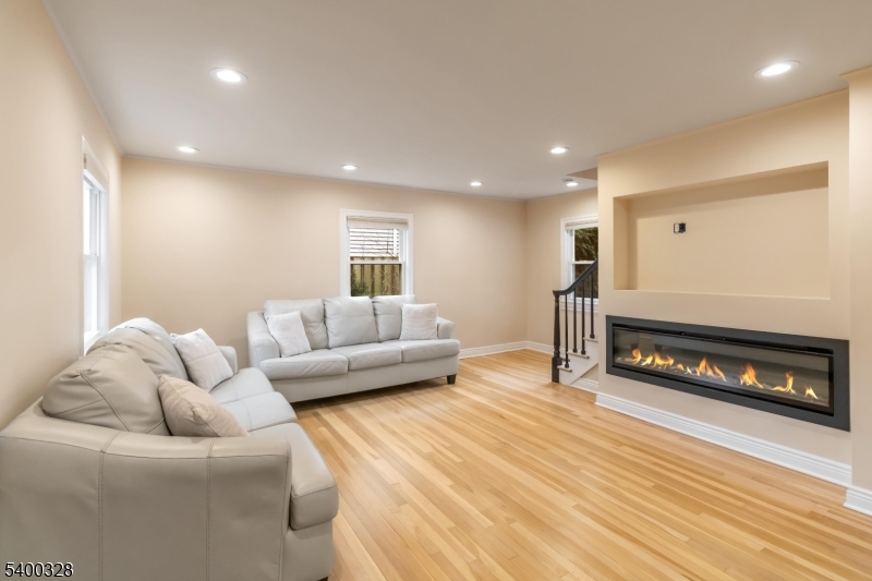 Hawthorne Boro, NJ 07506,31 Sherman Ave