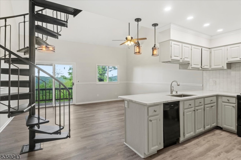 Vernon Twp., NJ 07462,3 Telemark Dr #10