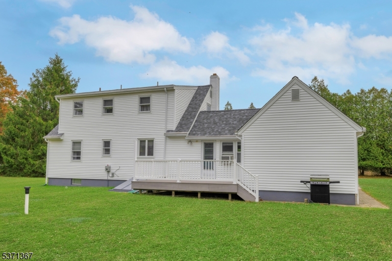 Boonton Twp., NJ 07005,3 Maple Dr