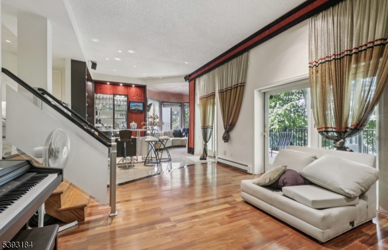 Englewood Cliffs Boro, NJ 07632,12 Summit st.