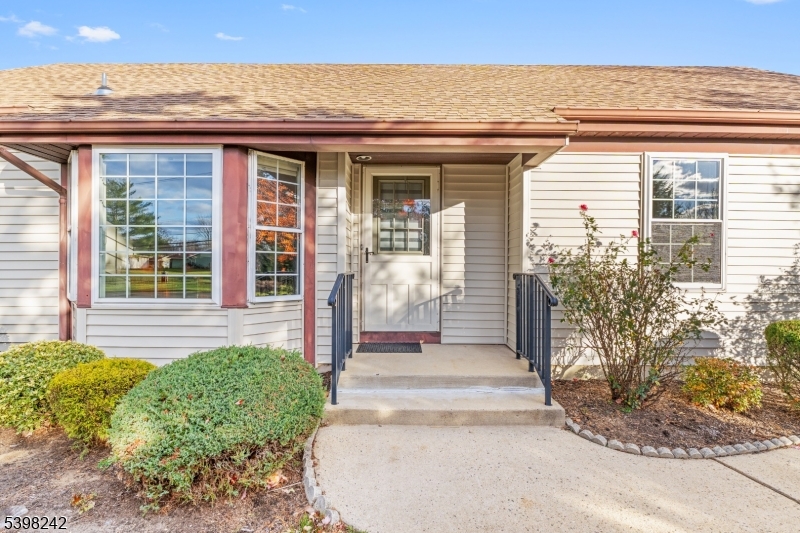 Monroe Twp., NJ 08831,18C Benjamin Franklin Dr