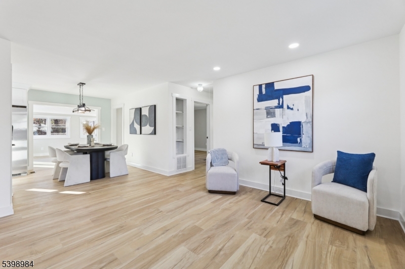 Hopatcong Boro, NJ 07874,36 Ruth St