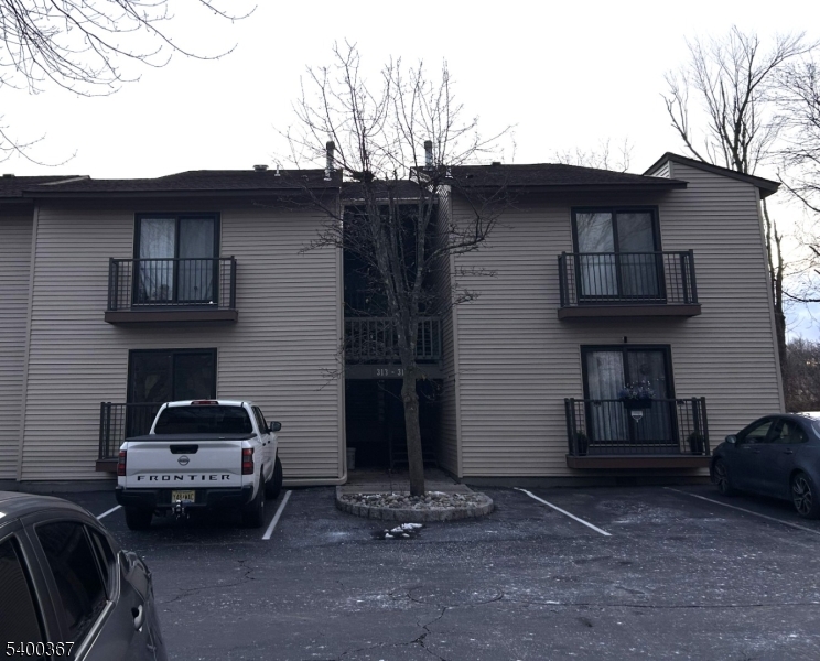 314 Spruce Hills Dr, Glen Gardner Boro, NJ 08826