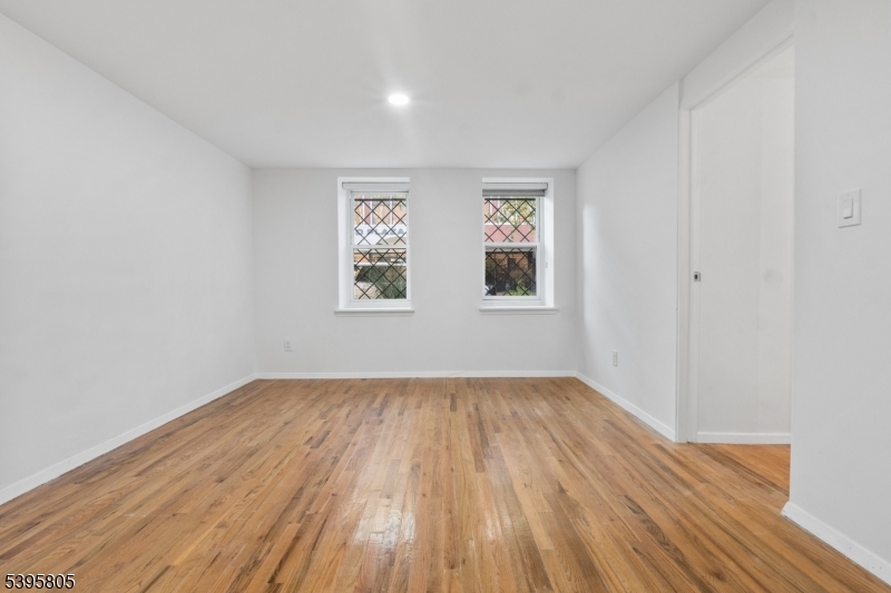 Englewood City, NJ 07631,109 Grand Ave #1A