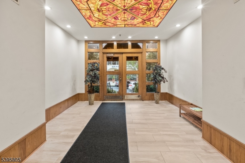 Englewood City, NJ 07631,109 Grand Ave #1A