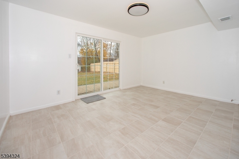 Newton Town, NJ 07860,66 Paterson Ave