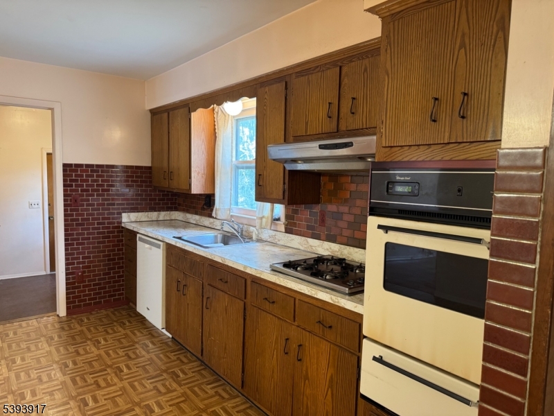 Wayne Twp., NJ 07470,67 Darlington Dr