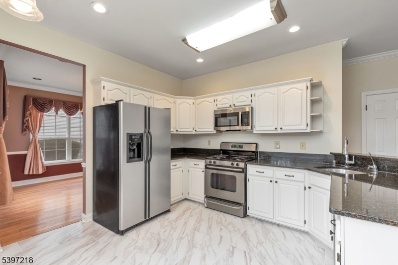 Branchburg Twp., NJ 08876,46 Strawberry Hill Rd