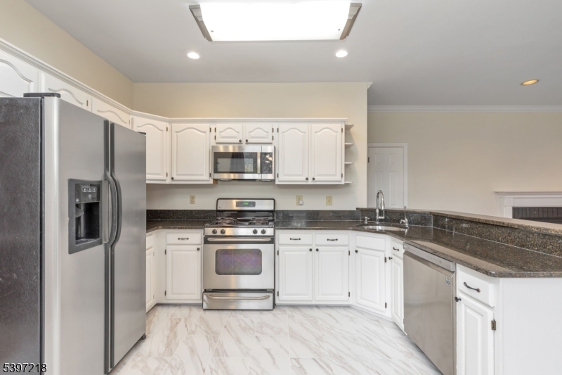 Branchburg Twp., NJ 08876,46 Strawberry Hill Rd