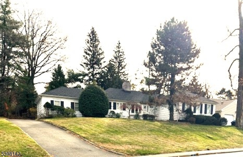 520 Scotland Rd, South Orange Village Twp., NJ 07079