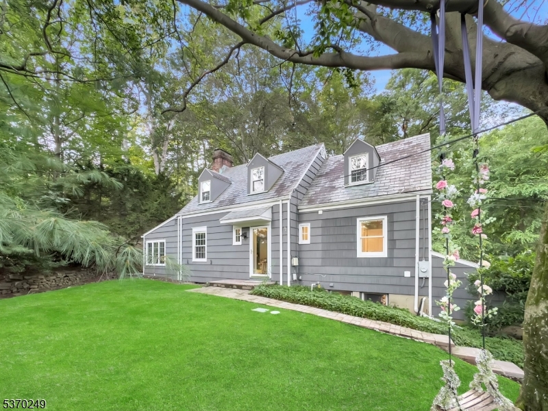 Mountainside Boro, NJ 07092,359 Dogwood Way