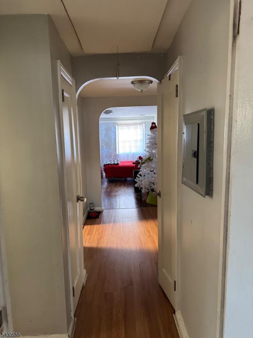 Elizabeth City, NJ 07202,723 Thomas St #2L