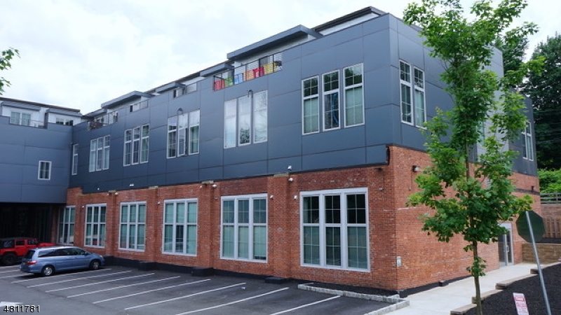 Morristown Town, NJ 07960,10 Ford Ave #115