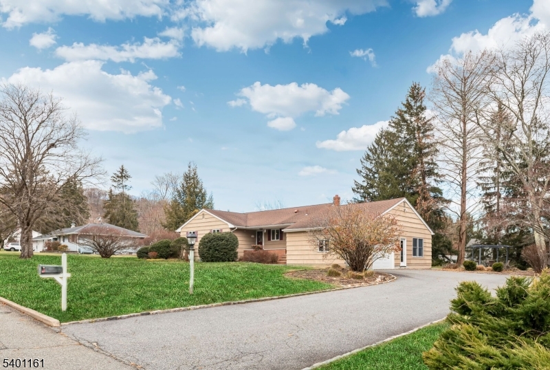 Montville Twp., NJ 07082,14 Longview Dr