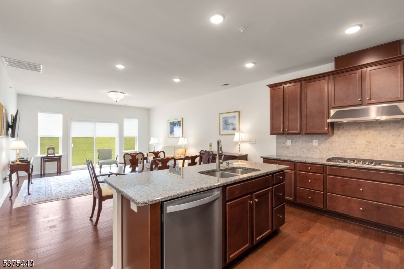 38 Cunningham Dr, Florham Park Boro, NJ 07932