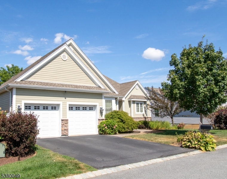 11 Coventry Rd, Hardyston Twp., NJ 07419