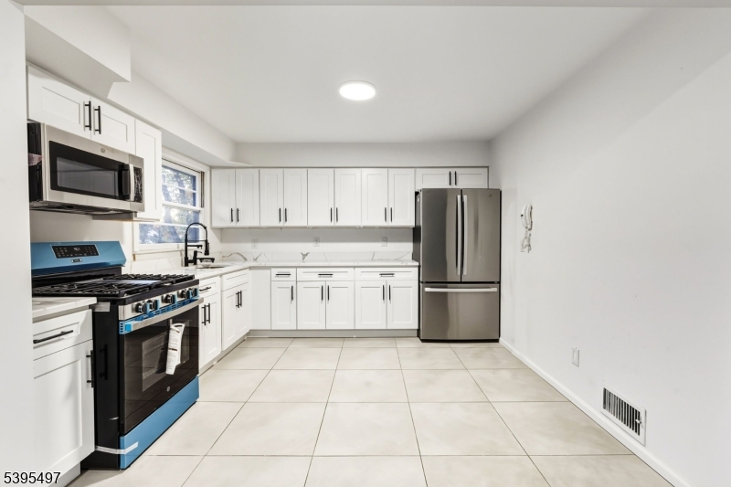 Bloomfield Twp., NJ 07003,235 Lakewood Dr