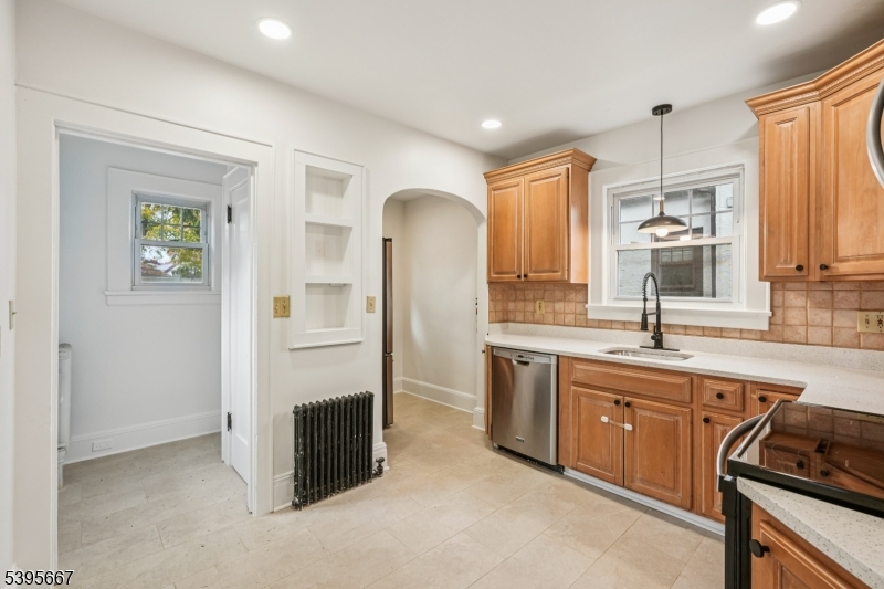 Dover Town, NJ 07801,8 N Elk Ave